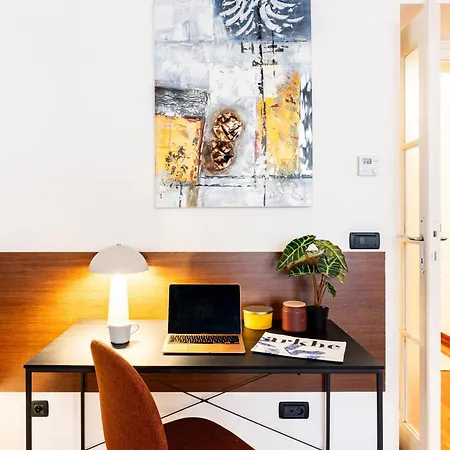 Days - Three Bedroom With Ac, Desk And 100mbs Wifi In New Town Prague