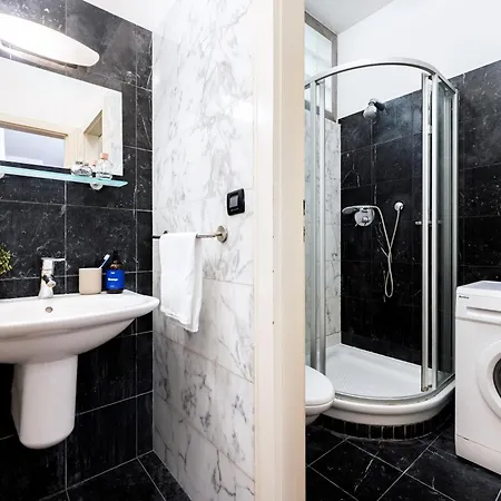 Days - Three Bedroom With Ac, Desk And 100mbs Wifi In New Town * Prague